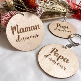 Porte-clés en bois gravé