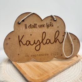 Plaque naissance personnalisée nuage en bois MDF gravée au laser avec prénom et date de naissance, idéale pour une chambre d’enfant