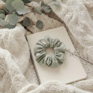 Chouchou vert sauge fait main